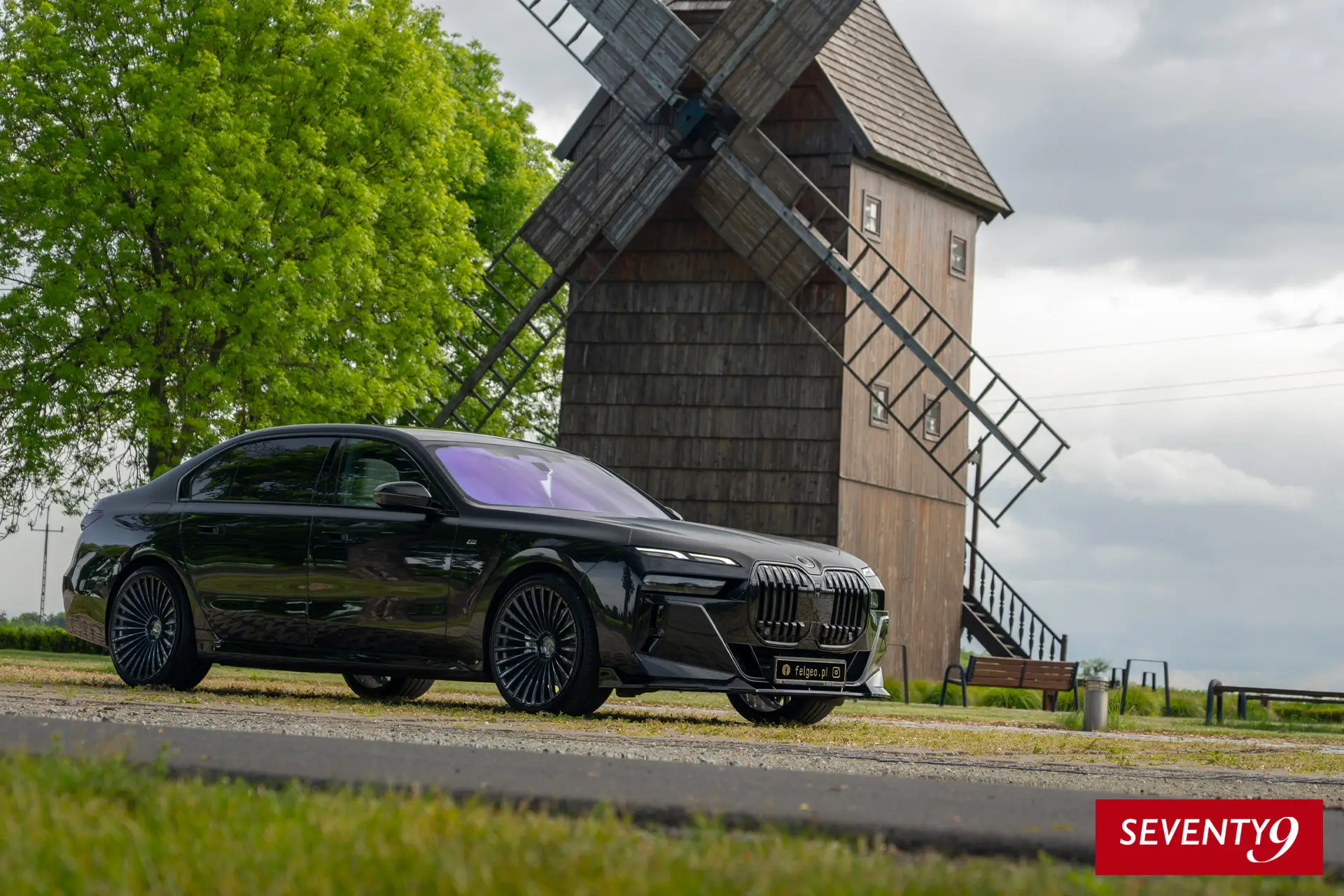 BMW Serii 7 na kutych felgach Seventy9 MF.1