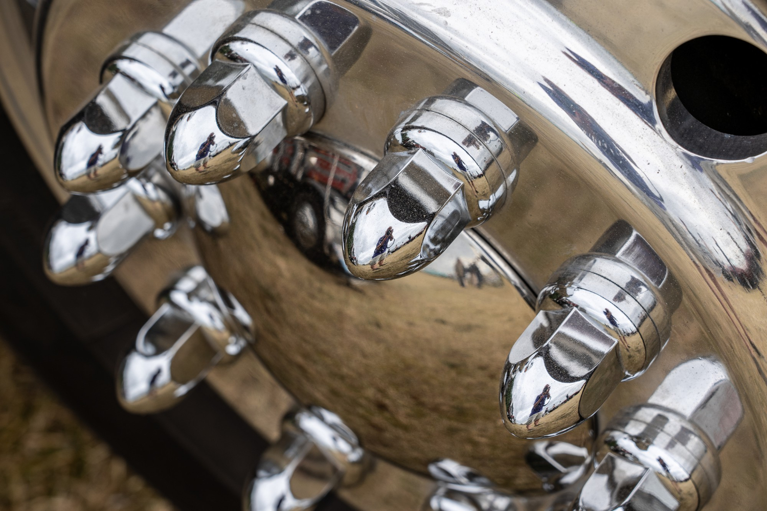 Czy śruby od felg aluminiowych pasują do stalowych?