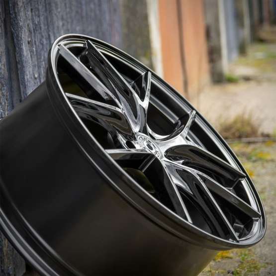 Aluminiumfelgen 18'' 5x112 Wrath WF-11 BLK