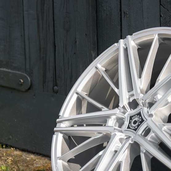 Aluminiumfelgen 19'' 5x112 Wrath WF-5 SLP